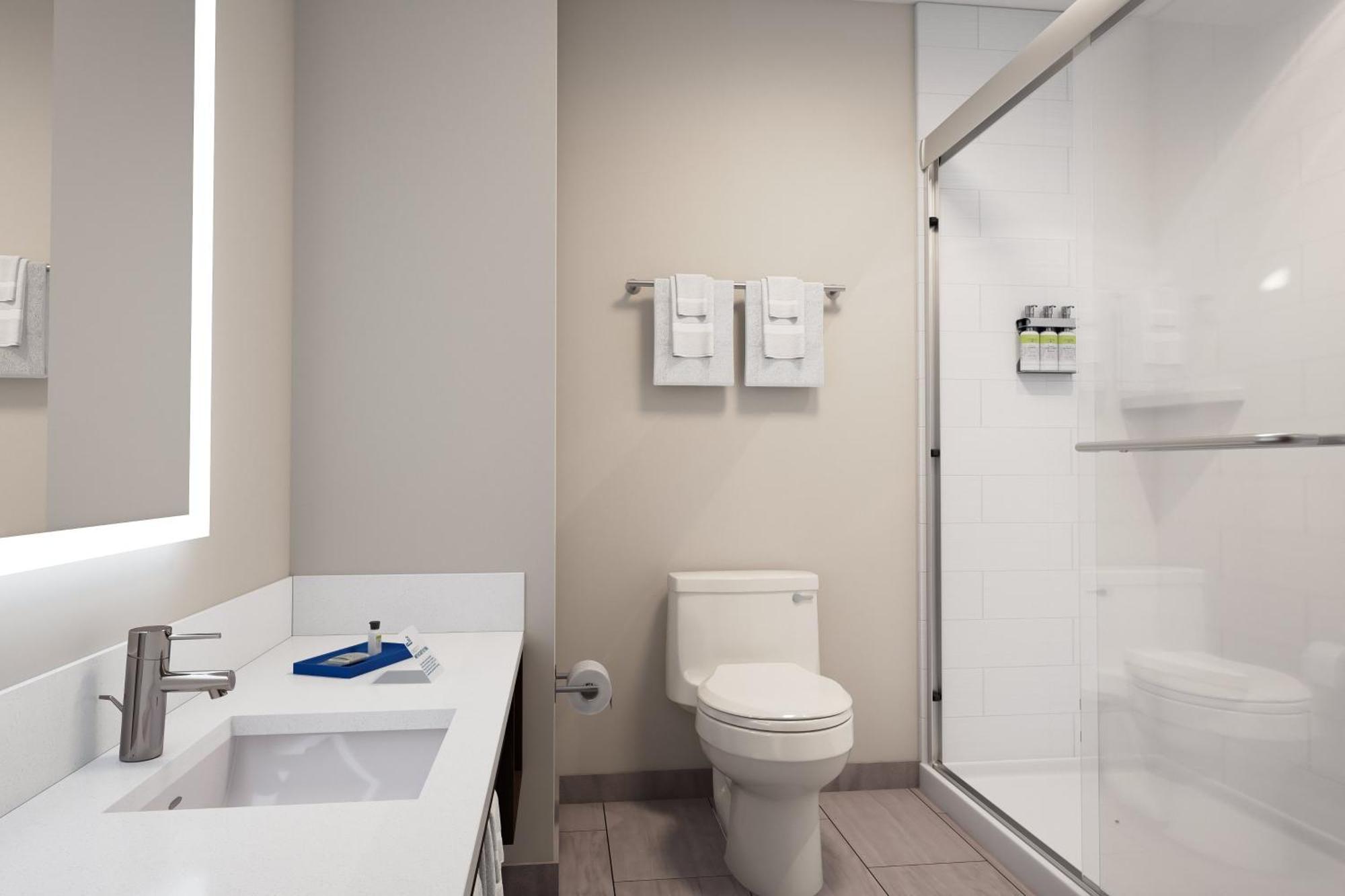 Holiday Inn Express & Suites Fresno Airport By Ihg Фресно Экстерьер фото