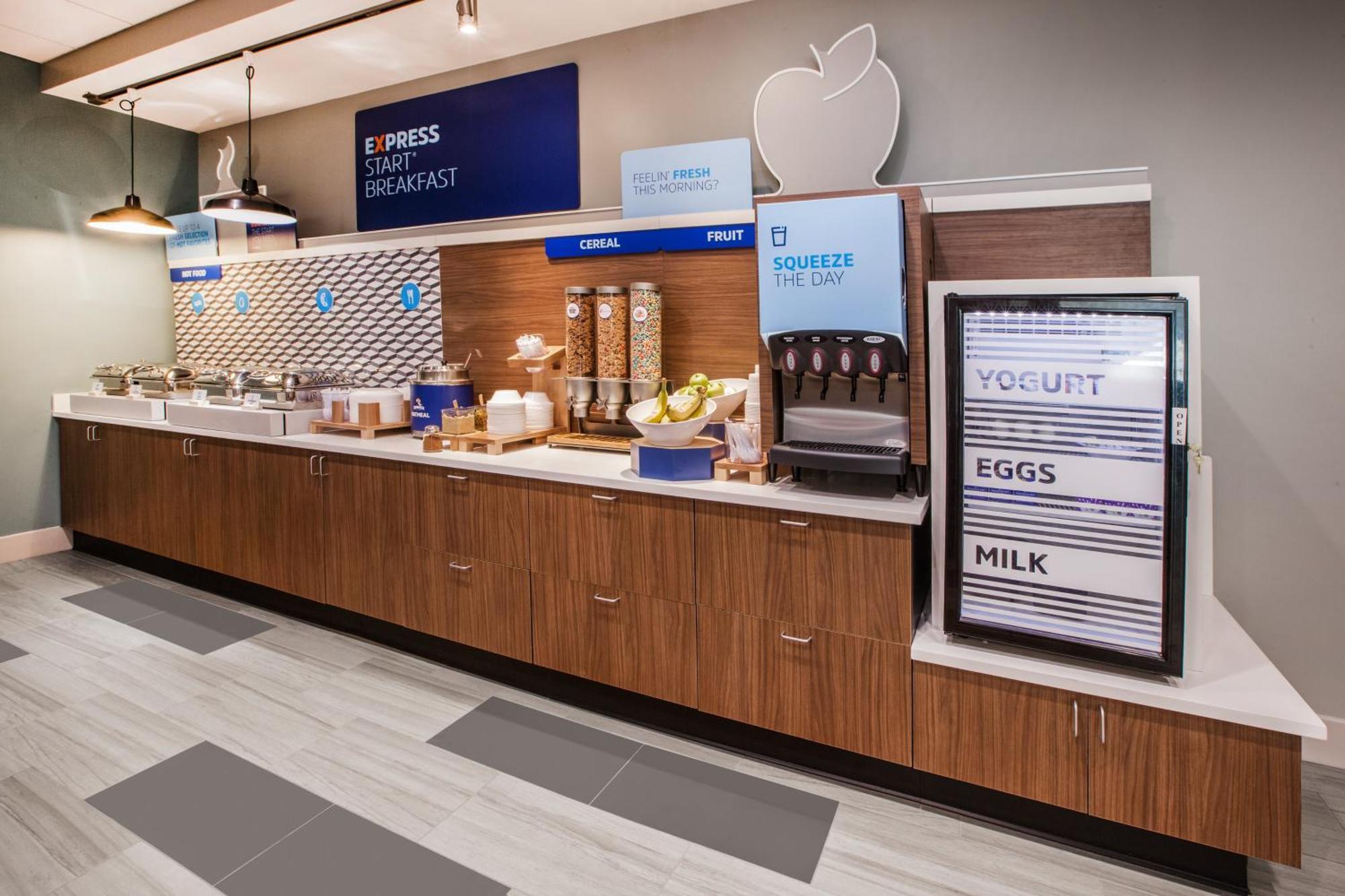 Holiday Inn Express & Suites Fresno Airport By Ihg Фресно Экстерьер фото