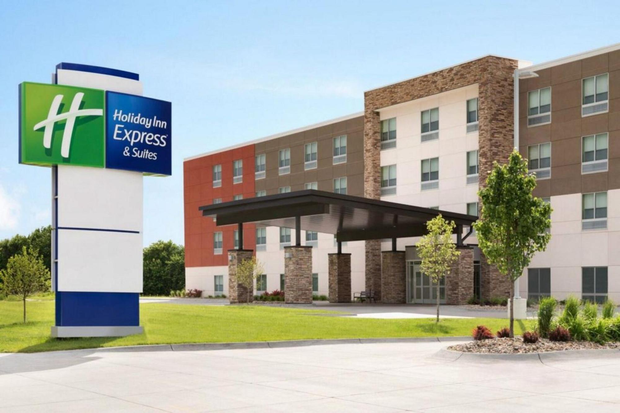 Holiday Inn Express & Suites Fresno Airport By Ihg Фресно Экстерьер фото