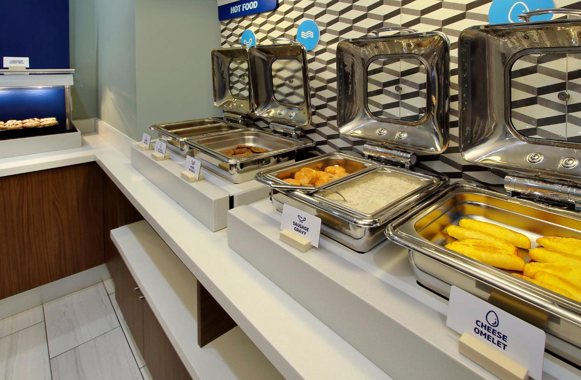 Holiday Inn Express & Suites Fresno Airport By Ihg Фресно Экстерьер фото